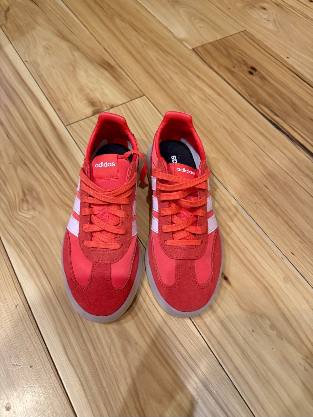 Women’s 6 adidas Red Low-Top Sneakers with pink Stripes gum sole